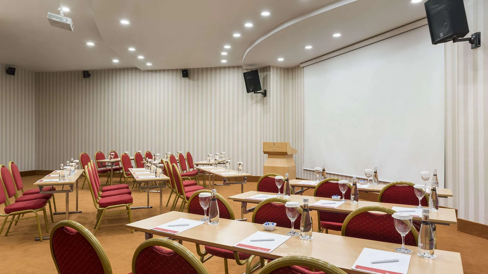 Ramada Plaza By Wyndham Izmir Otel 4*,