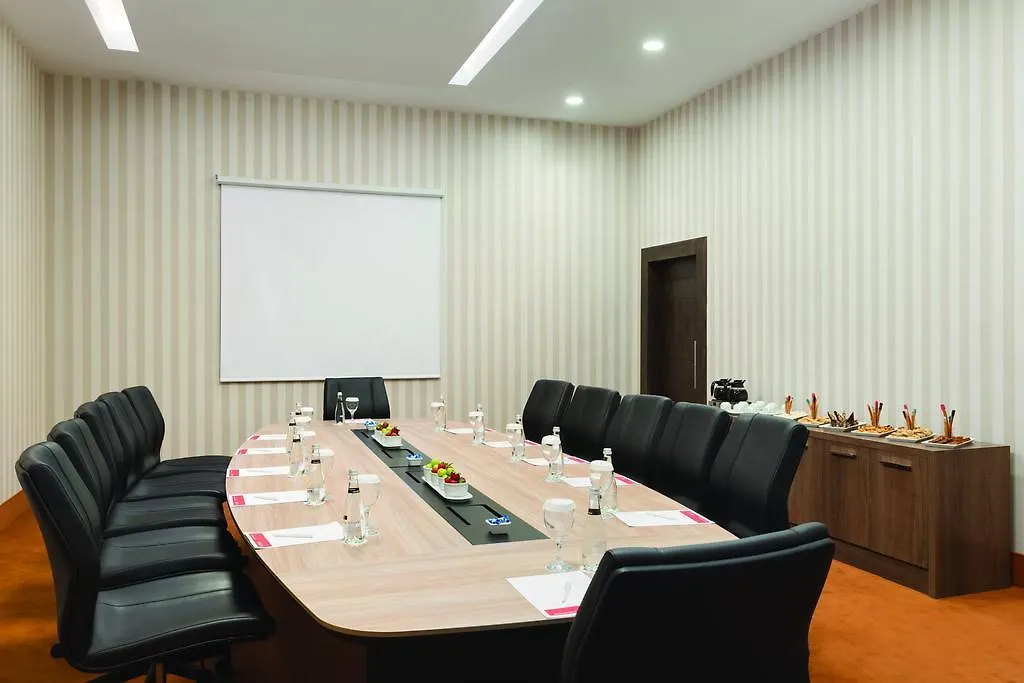 Ramada Plaza By Wyndham Izmir Otel 4*,