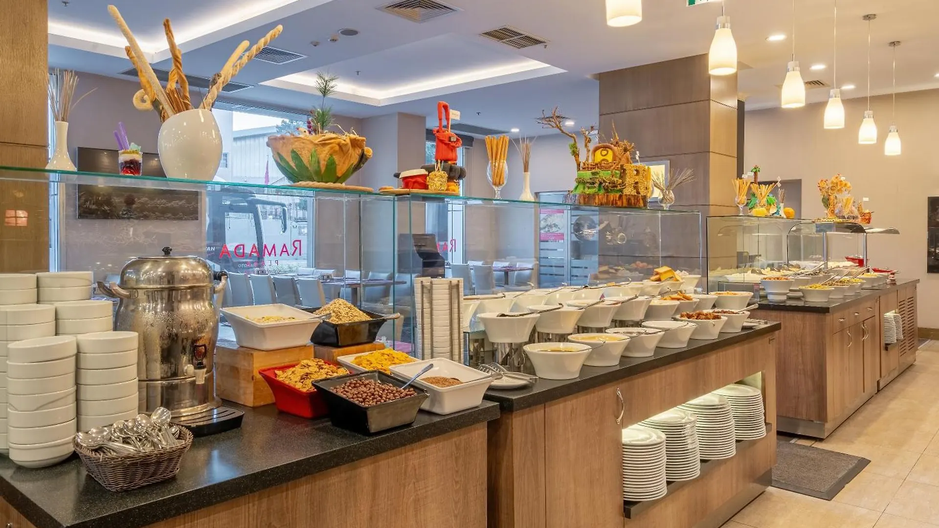 Ramada Plaza By Wyndham Izmir Hotel